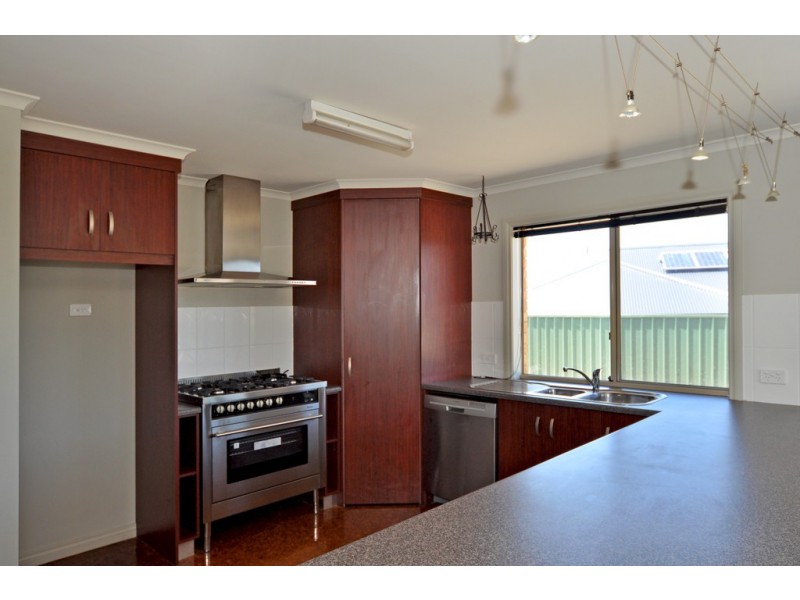 13 Tripp Street, Encounter Bay SA 5211