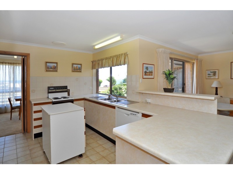 5 Narinna Avenue, Hayborough SA 5211