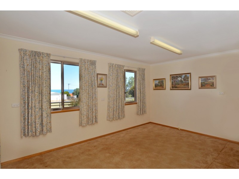 5 Narinna Avenue, Hayborough SA 5211