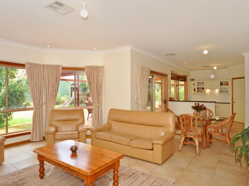 22 Stockridge Road, Victor Harbor SA 5211