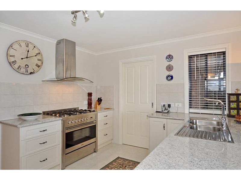 8 Beverley Grove, Encounter Bay SA 5211