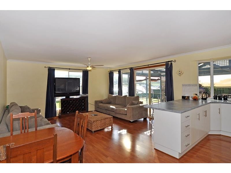 17 Agnes Gillespie Drive, Victor Harbor SA 5211