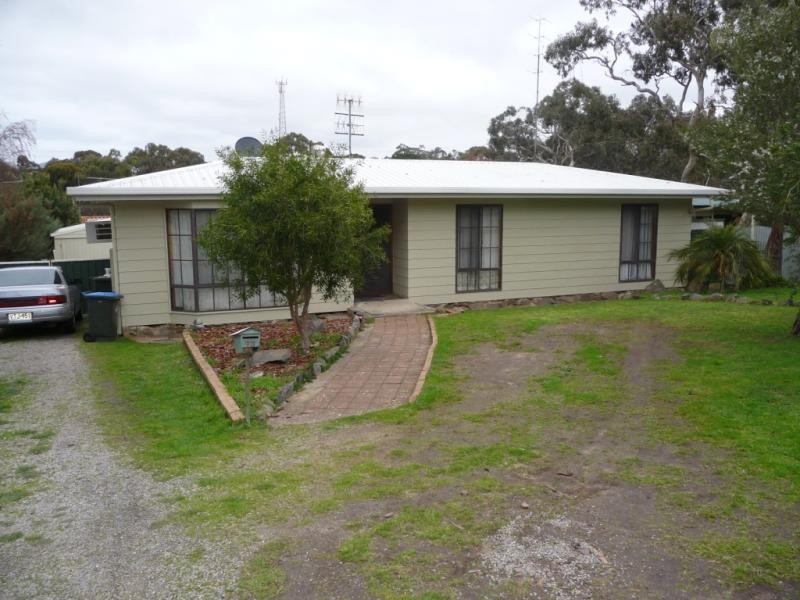 13 Folkestone Terrace, Victor Harbor SA 5211