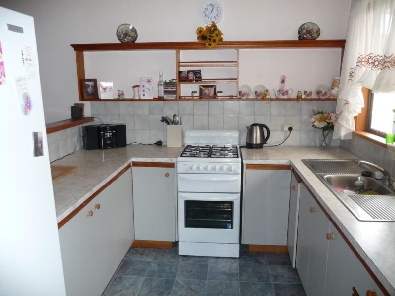 13 Folkestone Terrace, Victor Harbor SA 5211