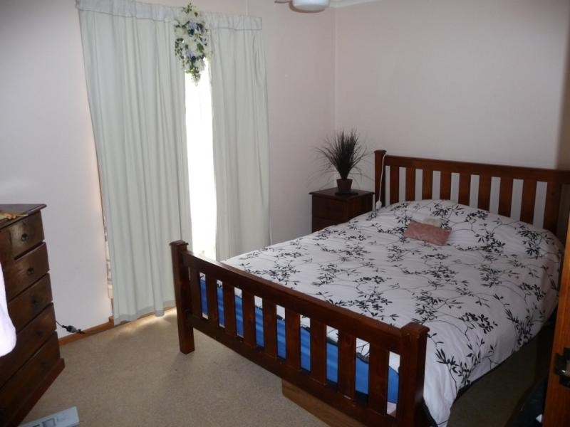 13 Folkestone Terrace, Victor Harbor SA 5211