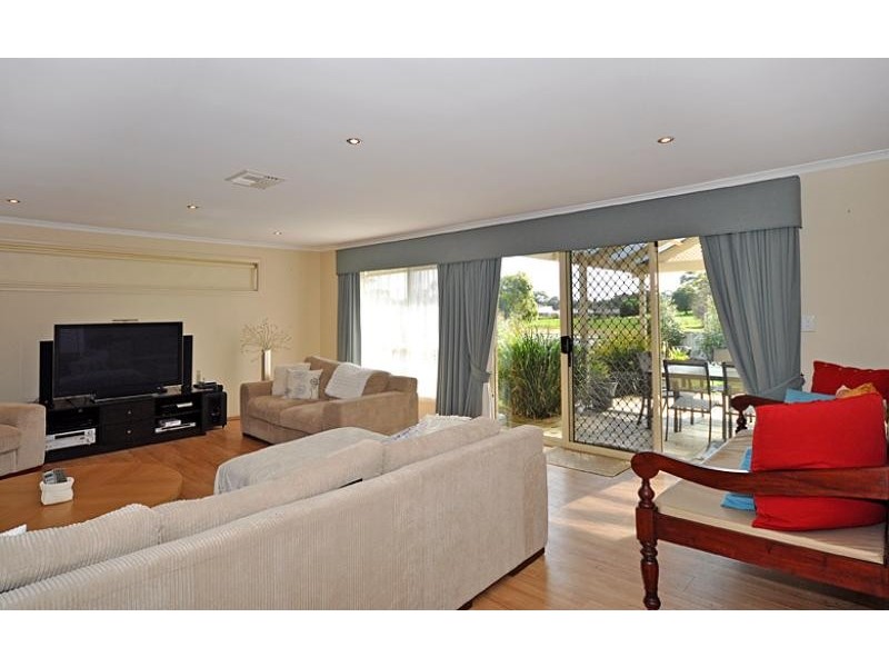 13 Africaine Drive, Mccracken SA 5211