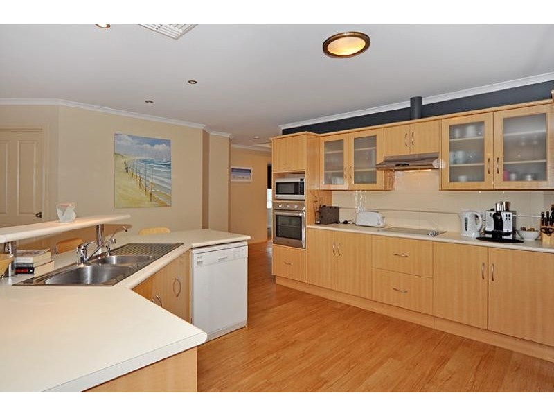 13 Africaine Drive, Mccracken SA 5211