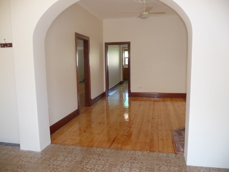 3 Peace Ave, Victor Harbor SA 5211