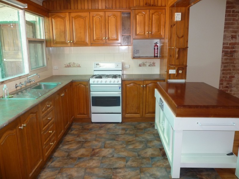 3 Peace Ave, Victor Harbor SA 5211