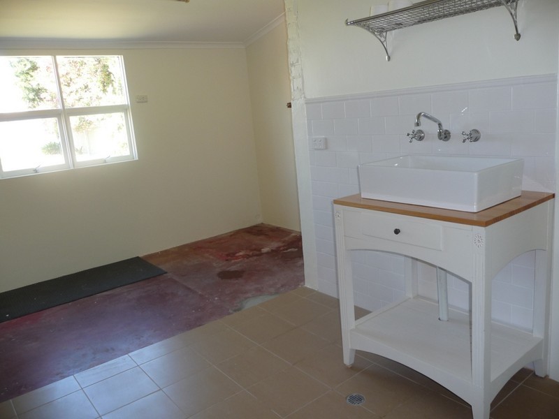 3 Peace Ave, Victor Harbor SA 5211