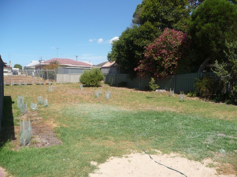 3 Peace Ave, Victor Harbor SA 5211