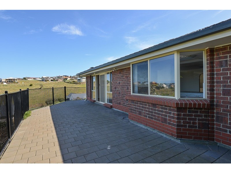 9 Cygnet Ct, Encounter Bay SA 5211