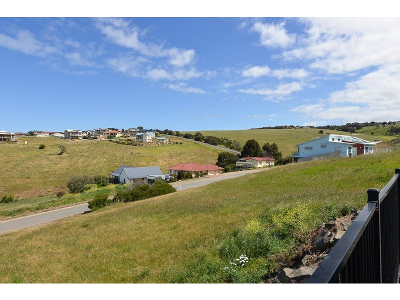 9 Cygnet Ct, Encounter Bay SA 5211