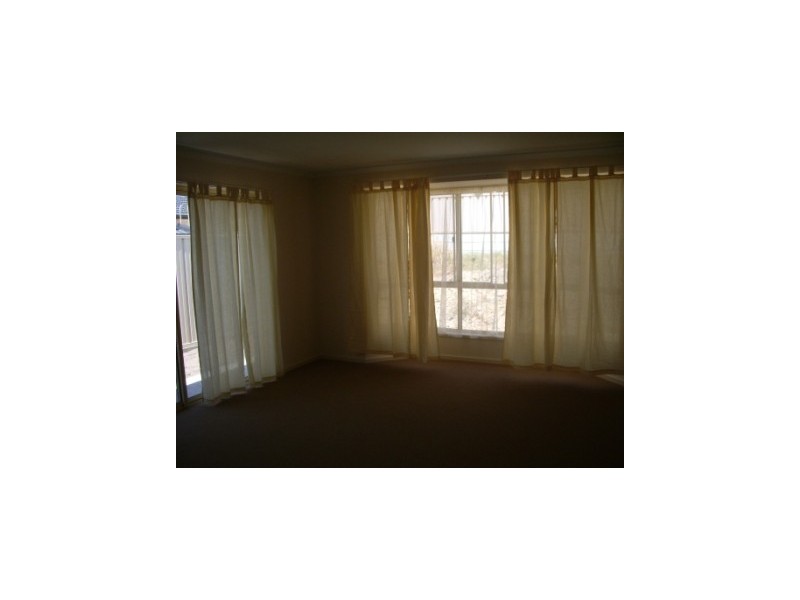 11 Drummond Cct, Hayborough SA 5211