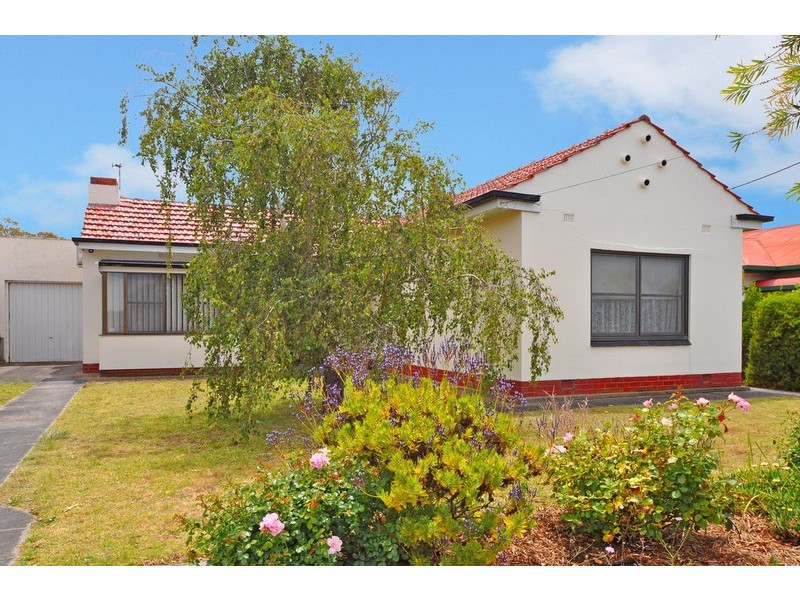 34 Hill St, Victor Harbor SA 5211