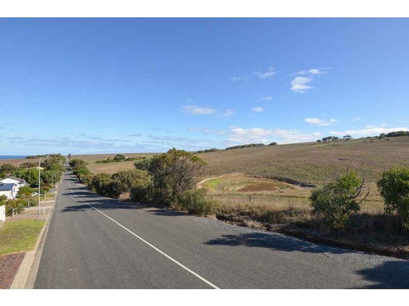 16 Three Gullies Road, Encounter Bay SA 5211