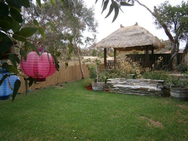 18 Altman Ave, Victor Harbor SA 5211