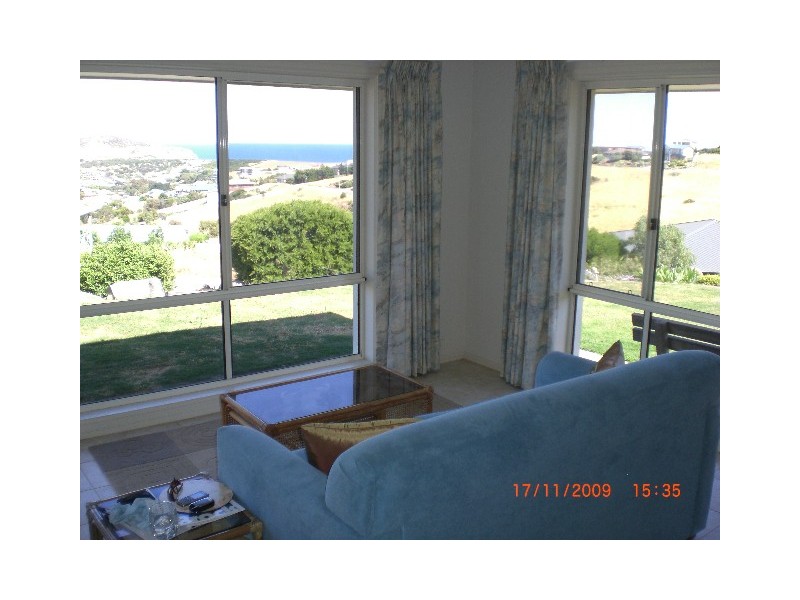 2 Cygnet Ct, Encounter Bay SA 5211