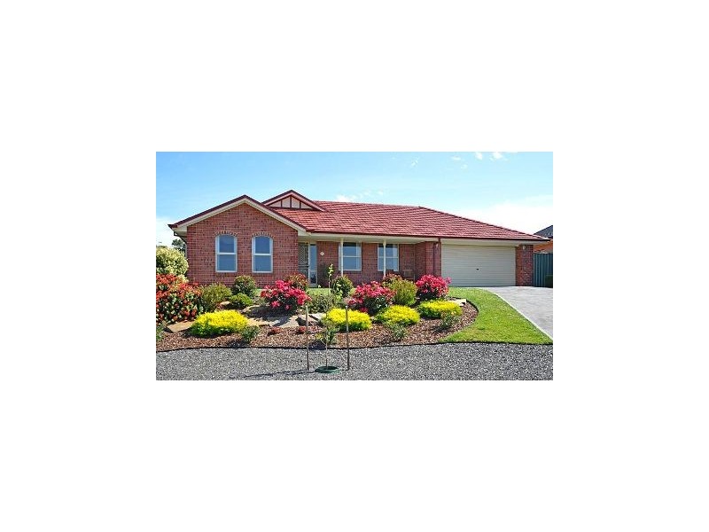 32 Tripp Street, Encounter Bay SA 5211