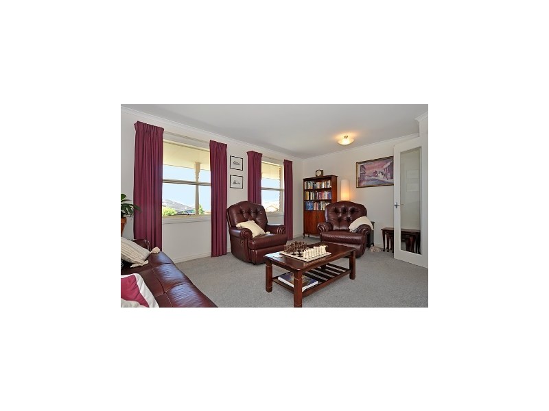 32 Tripp Street, Encounter Bay SA 5211