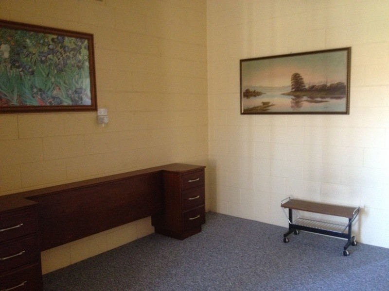 8 Bond Ave, Victor Harbor SA 5211