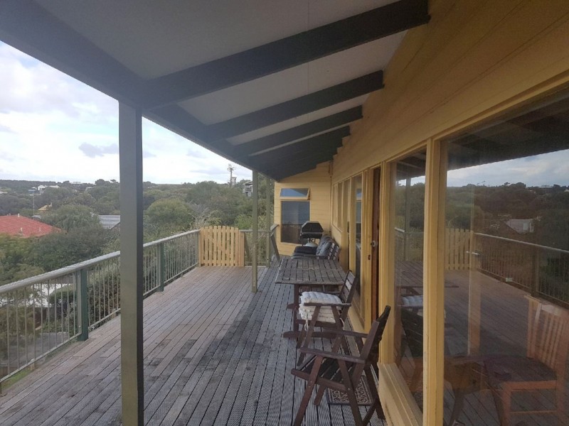 9 Hart Avenue, Encounter Bay SA 5211