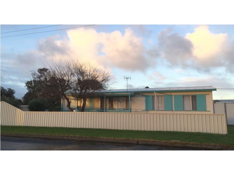 87 North Tce, Port Elliot SA 5212