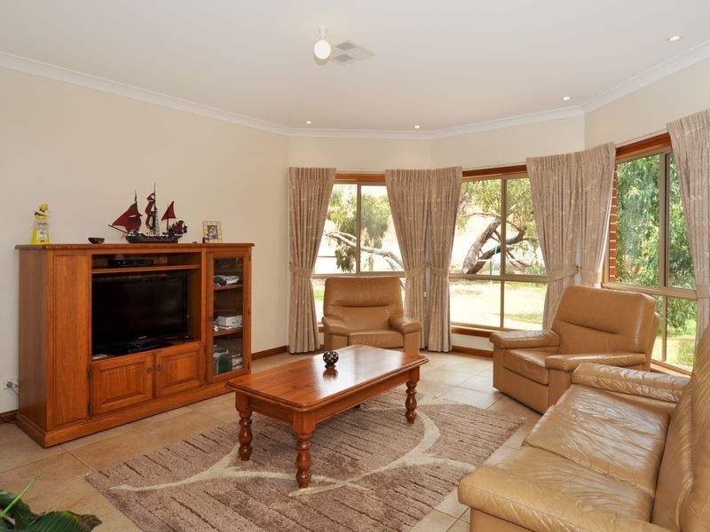 22 Stockridge Rd, Victor Harbor SA 5211