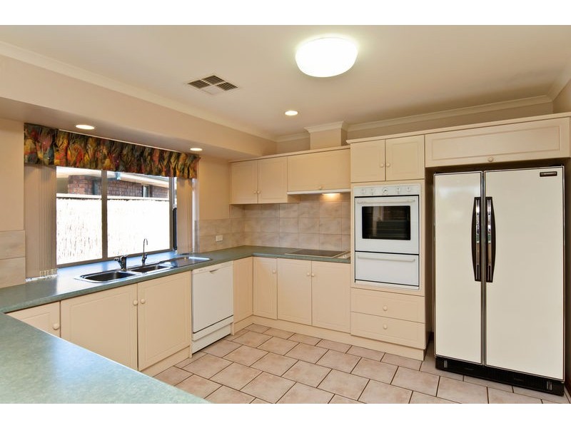 4 Clipper Court, Encounter Bay SA 5211