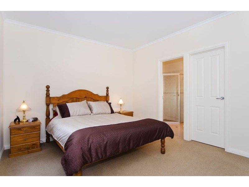 22 Oval Road, Victor Harbor SA 5211