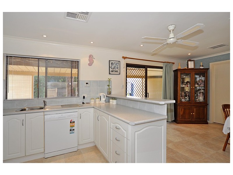 3 River Rd, Victor Harbor SA 5211