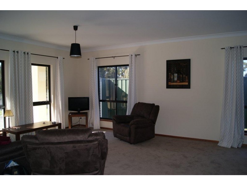 3 Jasmin Dr, Victor Harbor SA 5211