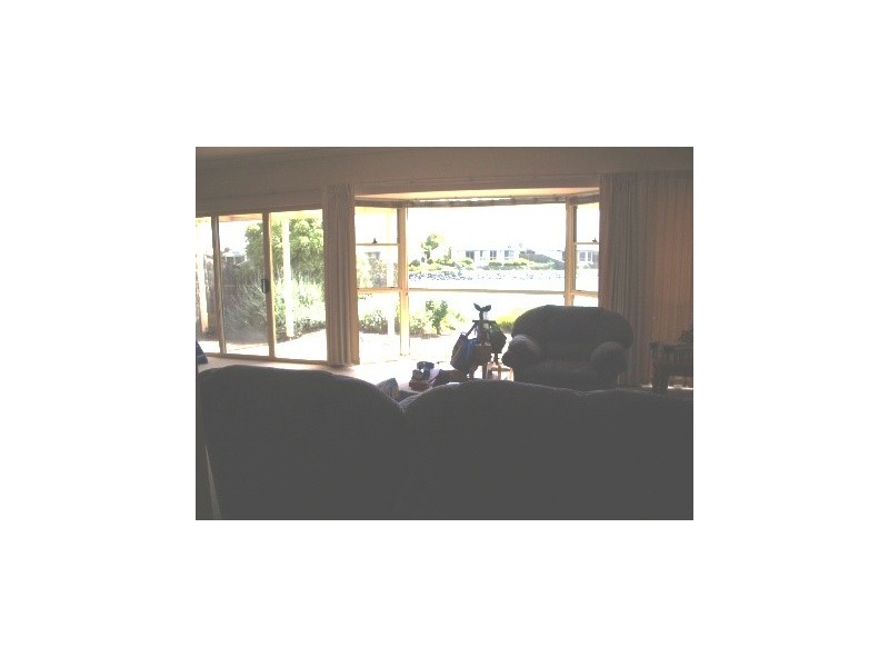 10 Islander Drive, Encounter Bay SA 5211