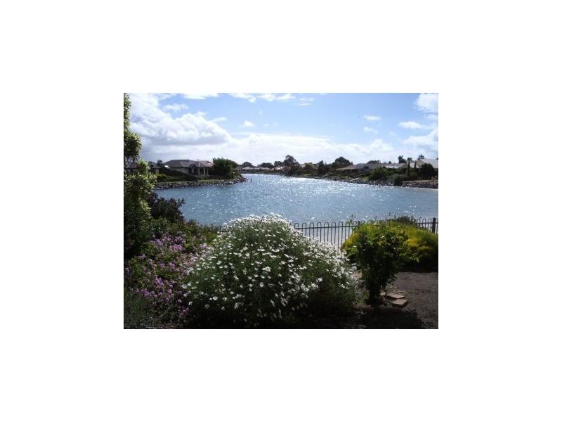 10 Islander Drive, Encounter Bay SA 5211