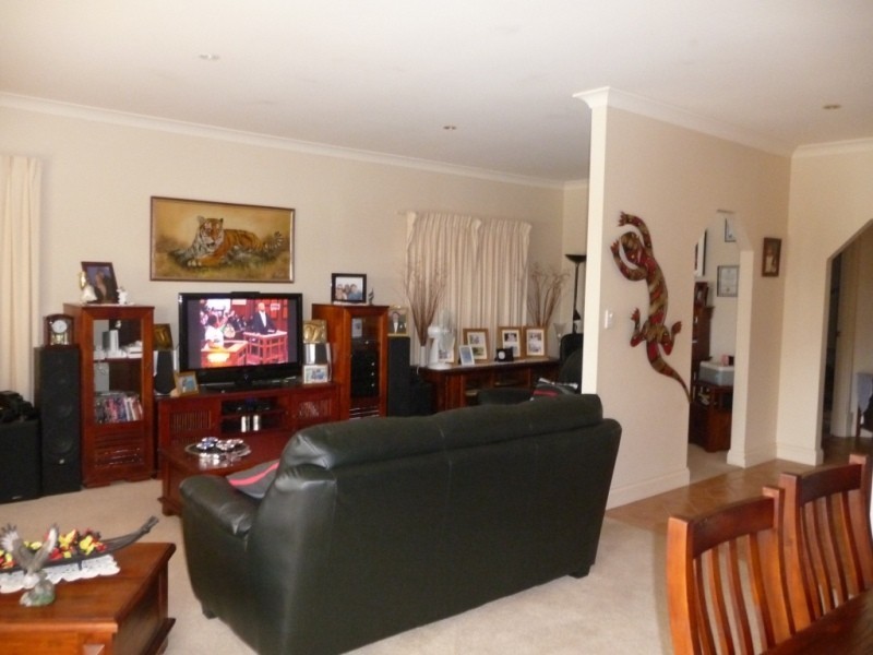 10 Islander Drive, Encounter Bay SA 5211