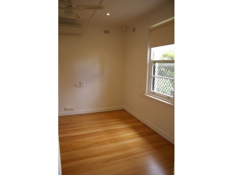 56 Victoria St, Victor Harbor SA 5211
