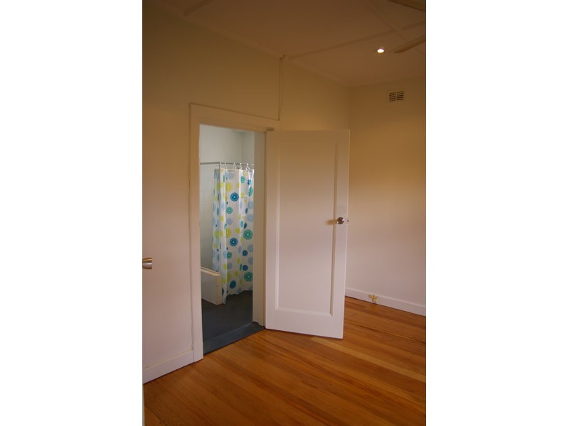 56 Victoria St, Victor Harbor SA 5211