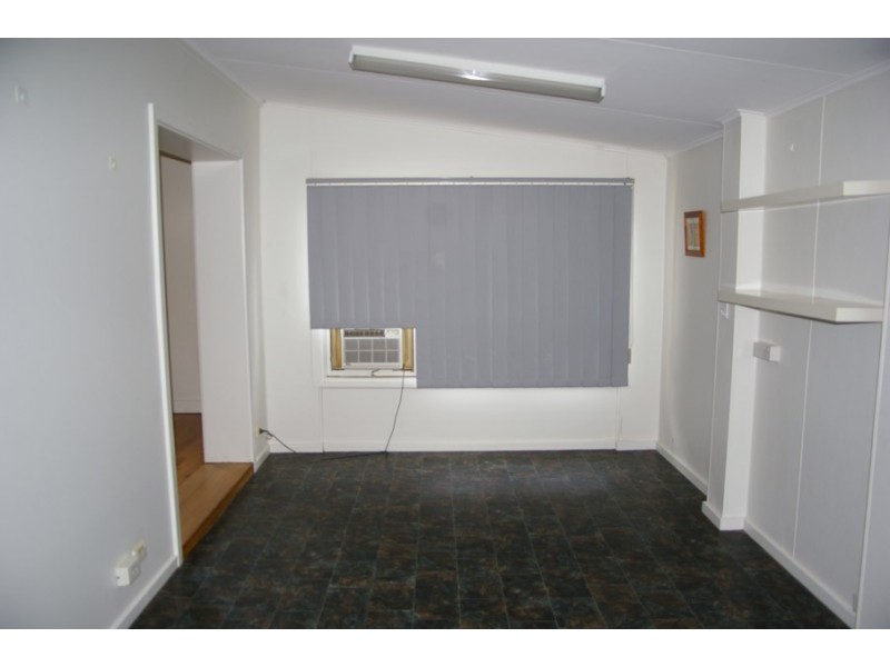 56 Victoria St, Victor Harbor SA 5211