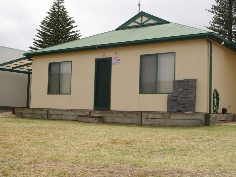 56 Victoria St, Victor Harbor SA 5211