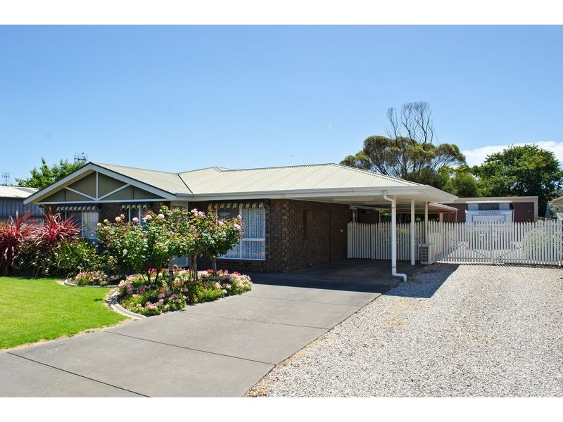 17 Cowan Avenue, Mccracken SA 5211