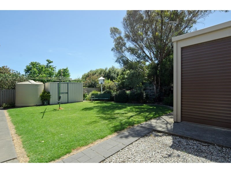 17 Cowan Avenue, Mccracken SA 5211