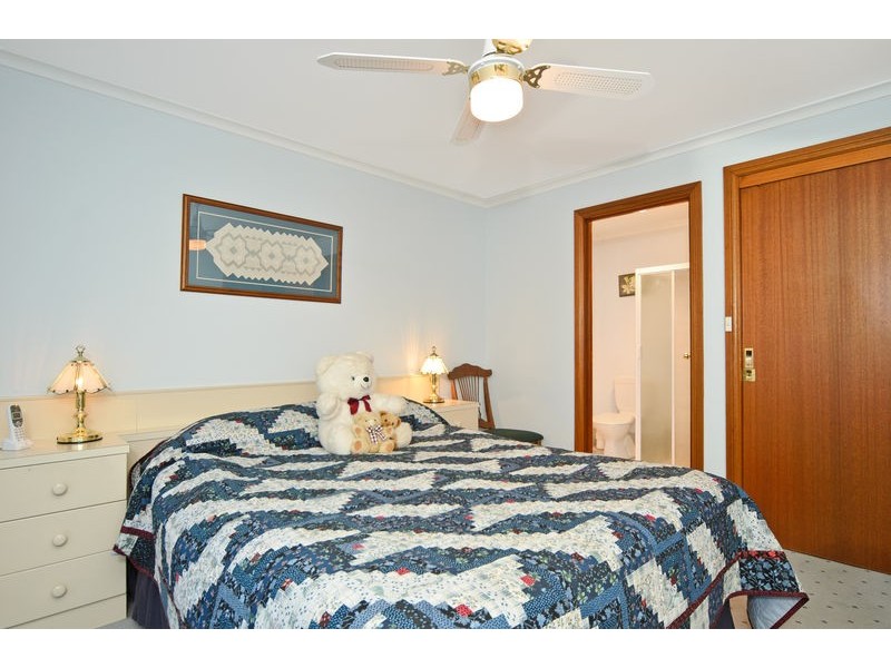 17 Cowan Avenue, Mccracken SA 5211