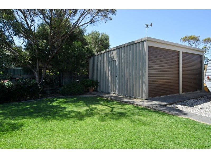 17 Cowan Avenue, Mccracken SA 5211