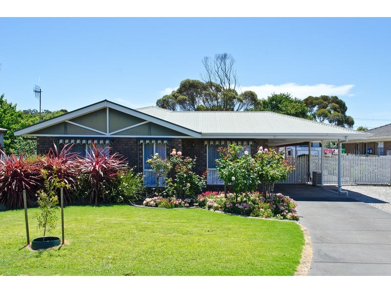 17 Cowan Avenue, Mccracken SA 5211