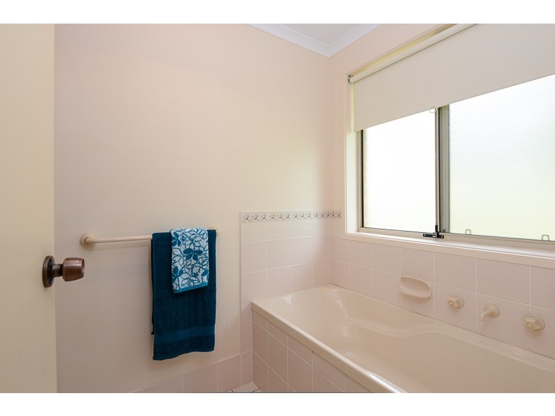 1 Edzell Court, Victor Harbor SA 5211