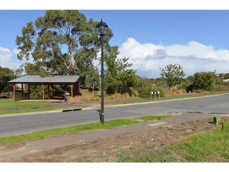 106 Matthew Flinders Drive, Encounter Bay SA 5211