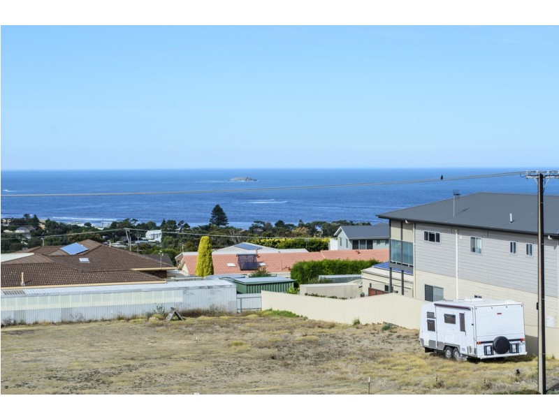 9 Norma Crescent, Encounter Bay SA 5211