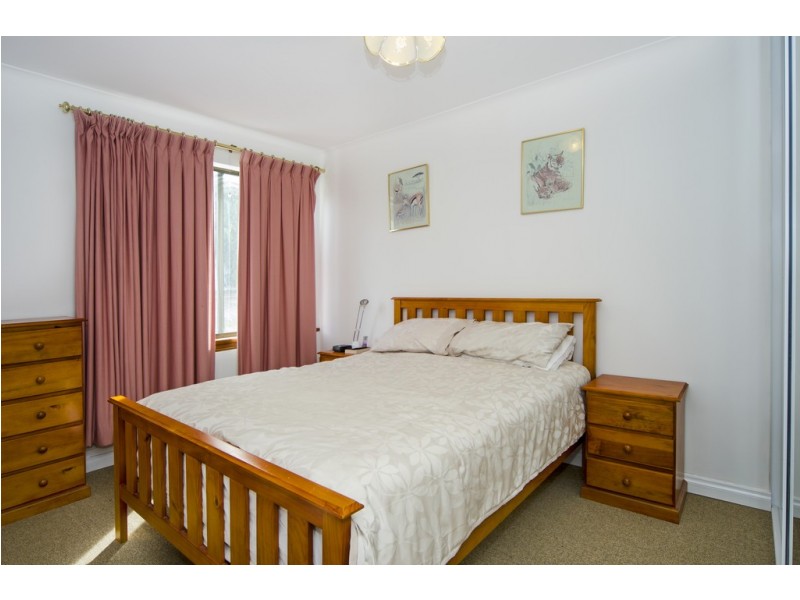 9 Norma Crescent, Encounter Bay SA 5211