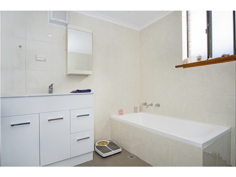 9 Norma Crescent, Encounter Bay SA 5211