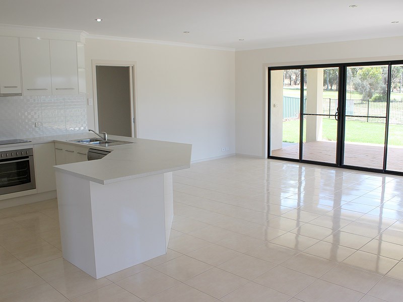 2b Jasmin Drive, Victor Harbor SA 5211